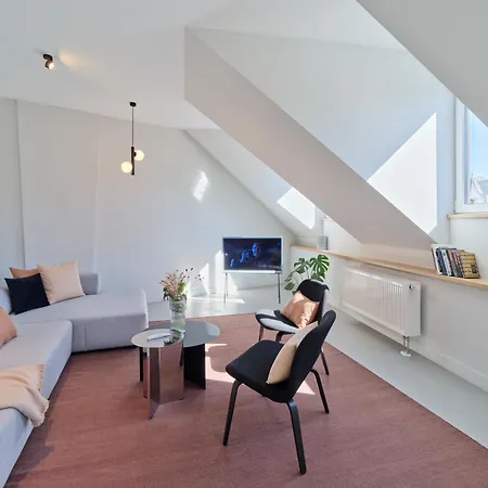 Style Pur - Designer-wohnung In Top-lage! - Bis Zu 3 Personen - - Zetrum Apartment