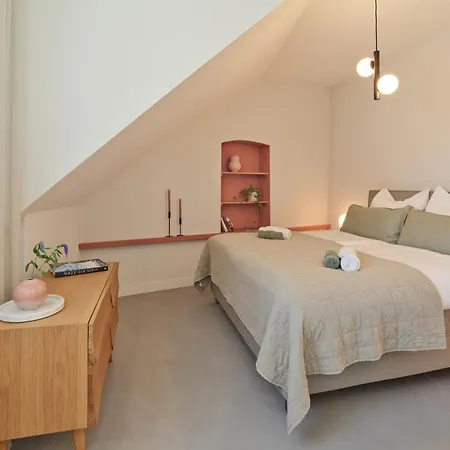 Style Pur - Designer-wohnung In Top-lage! - Bis Zu 3 Personen - - Zetrum Apartment